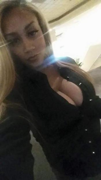 , 25  female escort, Denver