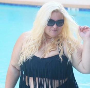 , 23  female escort, Denver