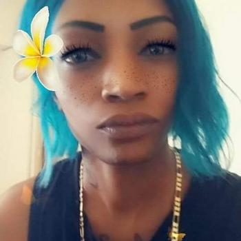 Sandy, 27  female escort, Denver