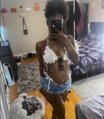 Mani, 21  female escort, Denver