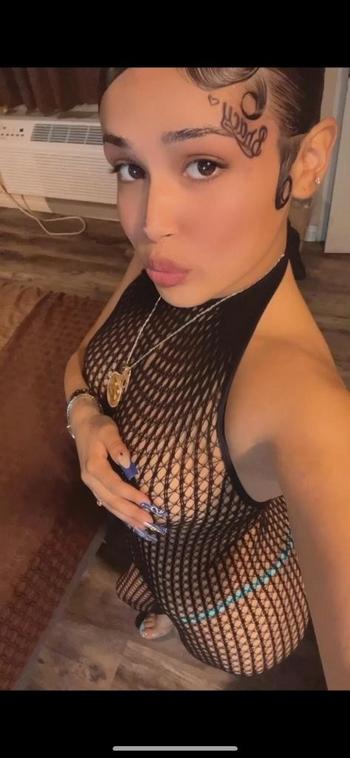  Pearl, 23  female escort, Denver